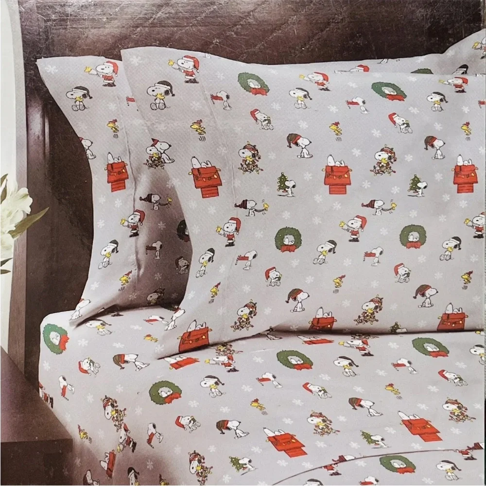 PEANUTS Snoopy Woodstock Christmas TWIN SHEETS SET Santa Hat Wreath Lights Tree